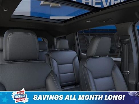 New 2025 Chevrolet Traverse LT w/ Sun and Wheel Package FWD image 24