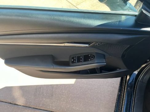 Used 2021 MAZDA MAZDA3 s FWD image 12