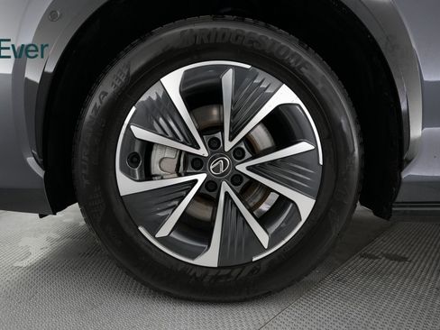 Used 2023 Lexus RZ 450e Premium image 17