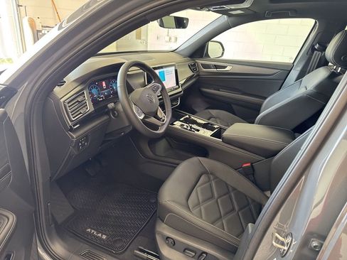 New 2026 Volkswagen Atlas Cross Sport SE AWD/4WD image 16
