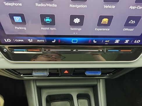 New 2025 Volkswagen Tiguan SE image 24