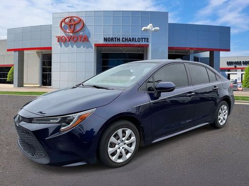 Used 2020 Toyota Corolla LE FWD image 4