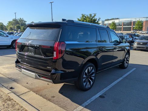 Used 2025 Ford Expedition Max Platinum w/ Driver's Package AWD/4WD image 4