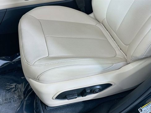 Certified 2025 Jeep Grand Cherokee L Limited w/ Luxury Tech Group II image 30