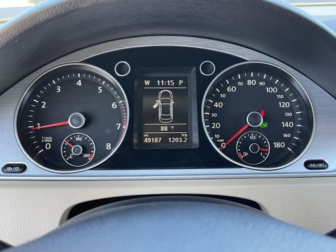 Used 2013 Volkswagen CC Sport image 26