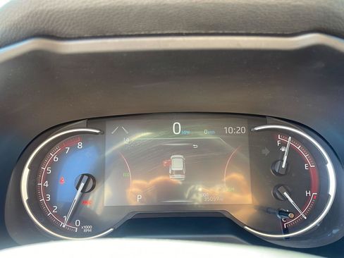 Used 2025 Toyota RAV4 XLE FWD image 18