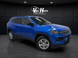 Used 2023 Jeep Compass Latitude video 1