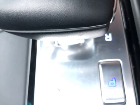 Used 2023 Genesis G70 2.0T image 20