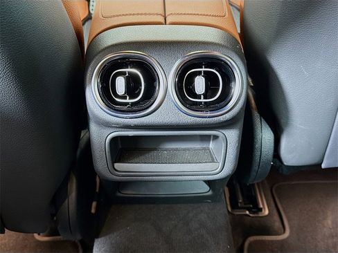 New 2025 Mercedes-Benz GLC 300 4MATIC image 27