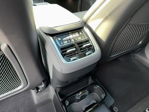 New 2026 Volvo XC90 B6 Ultra image 16
