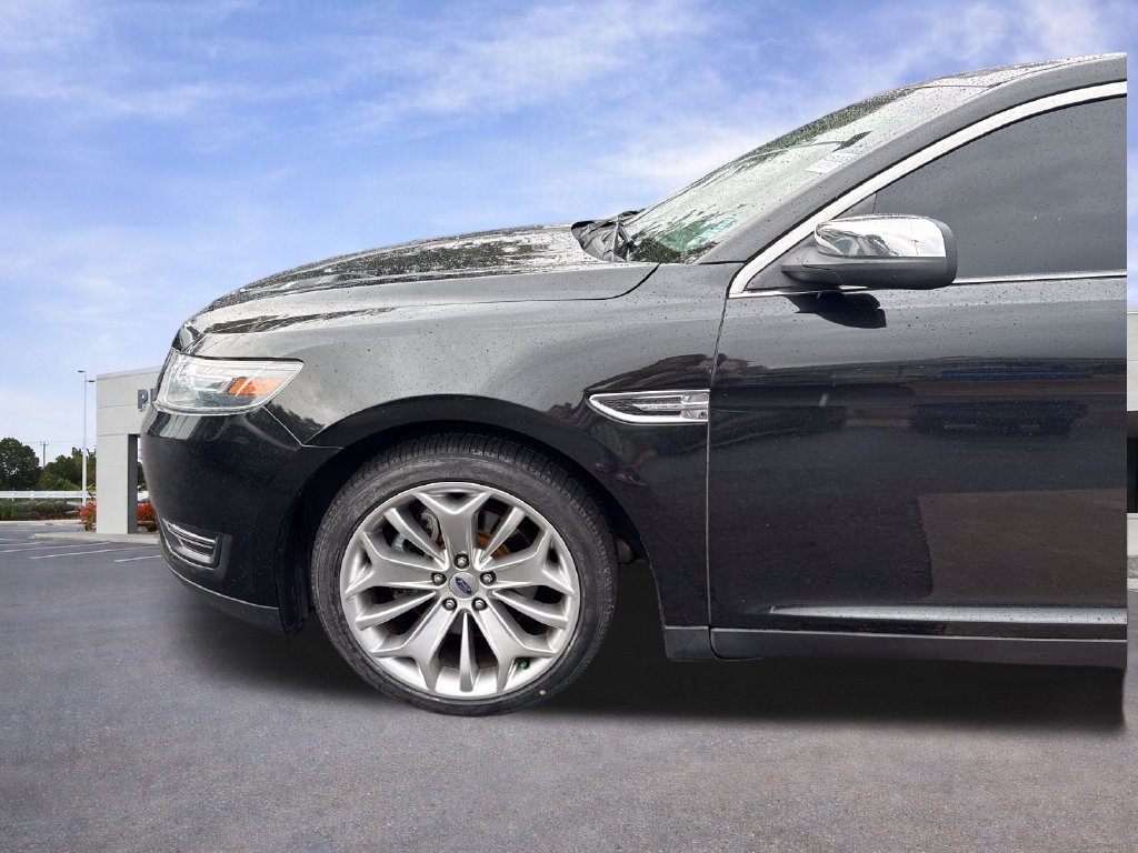 Used 2015 Ford Taurus Limited FWD image 30