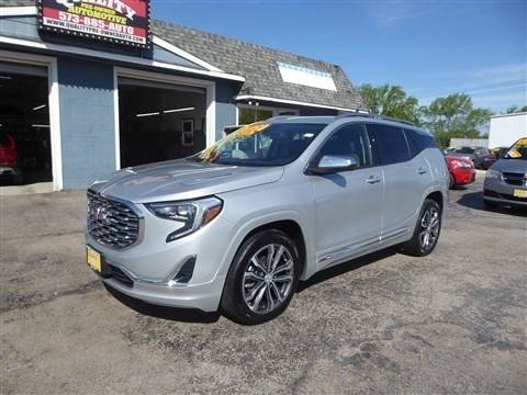 Used 2019 GMC Terrain Denali w/ Driver Alert Package II FWD image 3