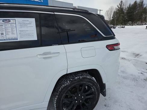 Used 2023 Jeep Grand Cherokee Overland w/ Luxury Tech Group IV image 40