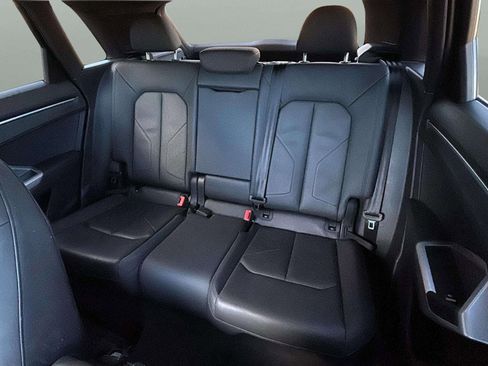 Used 2022 Audi Q3 2.0T Premium image 38