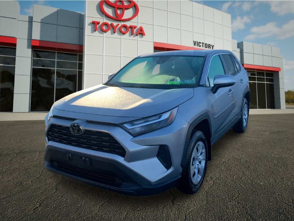 Used 2024 Toyota RAV4 LE AWD/4WD image 7