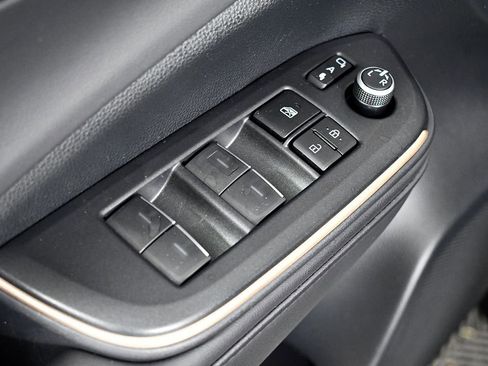 Used 2023 Toyota Crown Platinum image 18