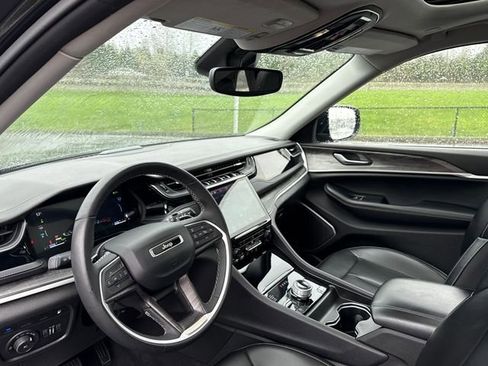 Used 2024 Jeep Grand Cherokee Limited 4xe image 23