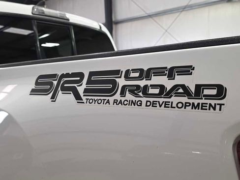 Used 2019 Toyota Tacoma SR w/ SR Convenience Package image 8