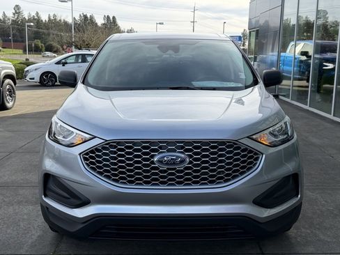 Used 2024 Ford Edge SE image 3