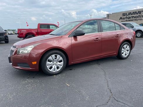 Used 2012 Chevrolet Cruze LS w/ Connectivity Package FWD image 5