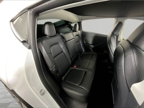 Used 2021 Tesla Model Y Long Range AWD/4WD image 24