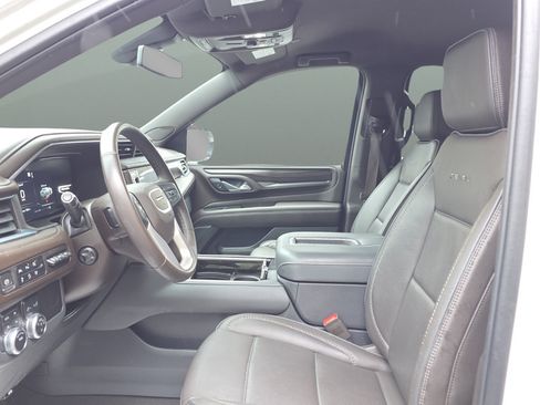 Used 2022 GMC Yukon XL Denali AWD/4WD image 10