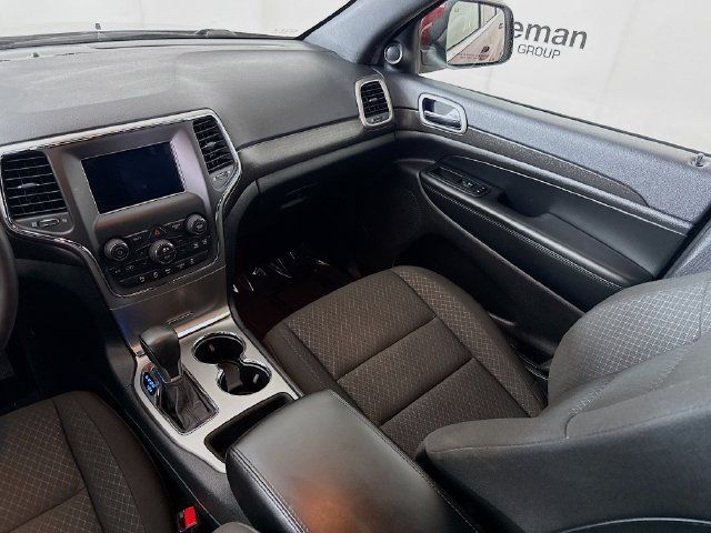 Used 2018 Jeep Grand Cherokee Laredo AWD/4WD image 21