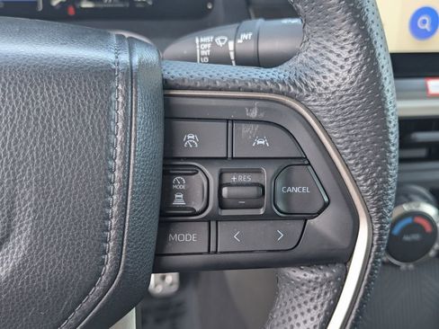 Used 2025 Toyota Tacoma TRD Sport AWD/4WD image 21