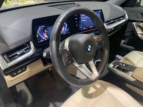 Used 2025 BMW X1 xDrive28i AWD/4WD image 3
