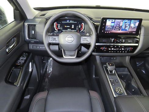New 2026 Nissan Pathfinder SL AWD/4WD image 13