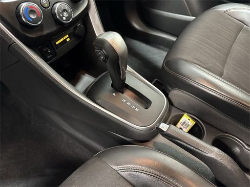Used 2020 Chevrolet Trax LT w/ LT Convenience Package image 20