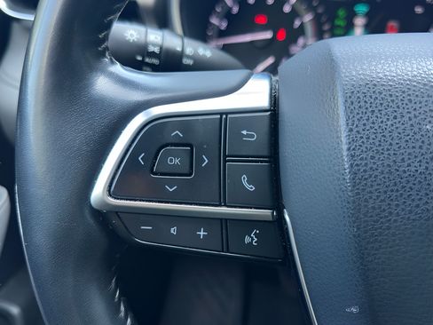 Used 2020 Toyota Highlander Limited AWD/4WD image 19