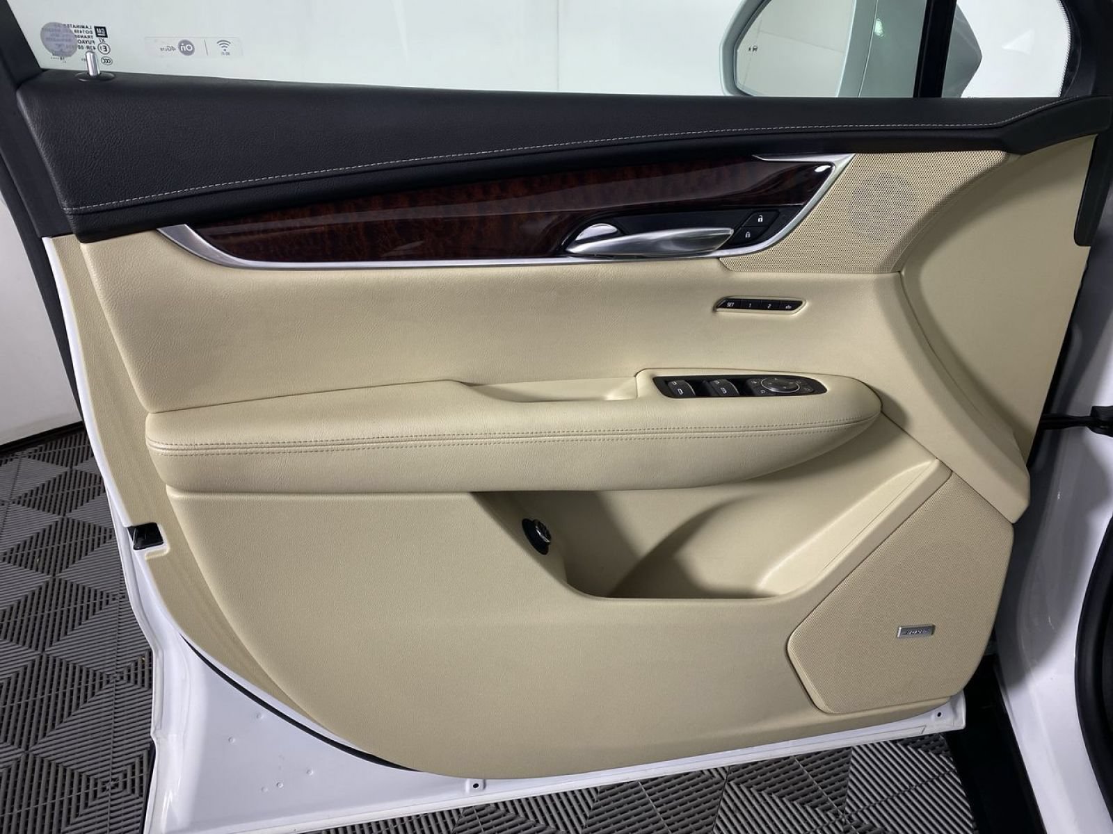 Certified 2017 Cadillac XT5 Premium Luxury w/ Driver Assist Package FWD image 13