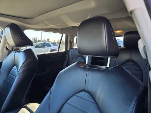 Used 2023 Toyota Highlander XLE image 26