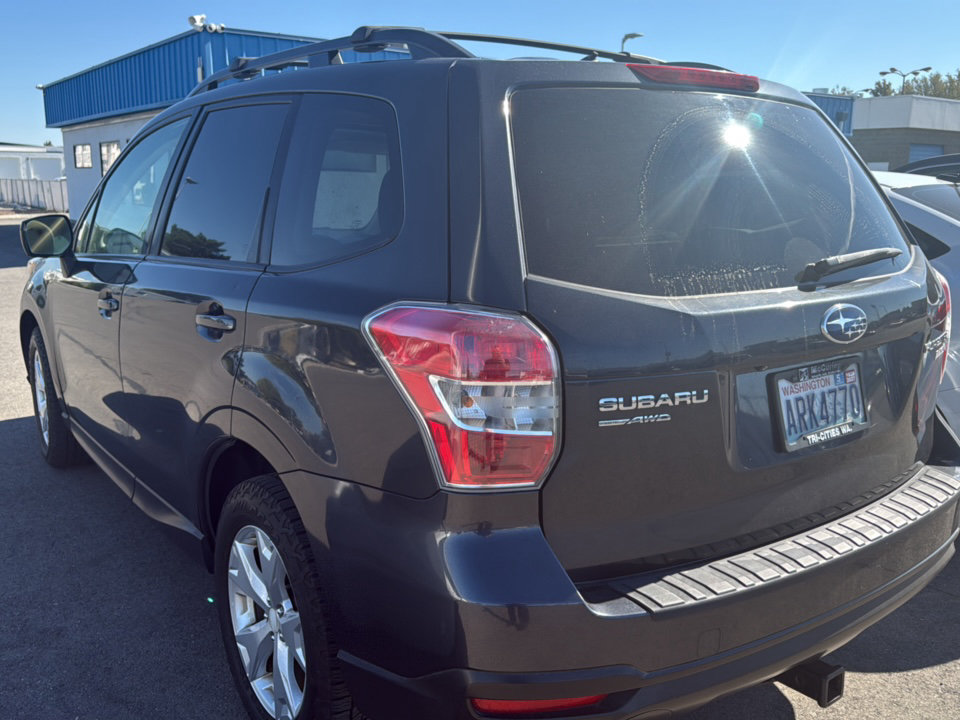 Used 2015 Subaru Forester 2.5i Premium AWD/4WD image 3