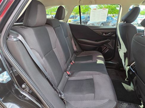 Used 2024 Subaru Outback Premium AWD/4WD image 8