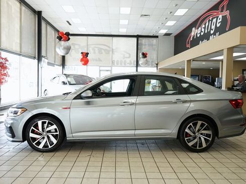 Used 2019 Volkswagen Jetta GLI image 5