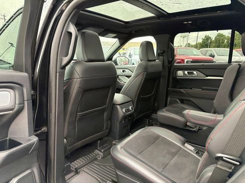Certified 2025 Ford Explorer ST AWD/4WD image 17