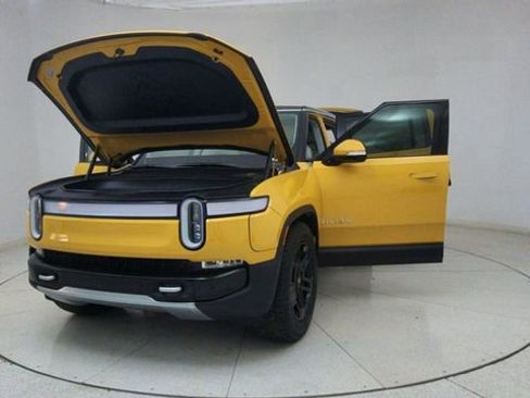 Used 2024 Rivian R1S Adventure image 75