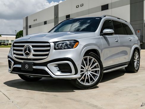 Used 2025 Mercedes-Benz GLS 580 4MATIC image 5