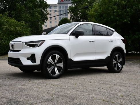 Used 2023 Volvo C40 P8 Recharge Plus w/ Protection Package Premier AWD/4WD image 3