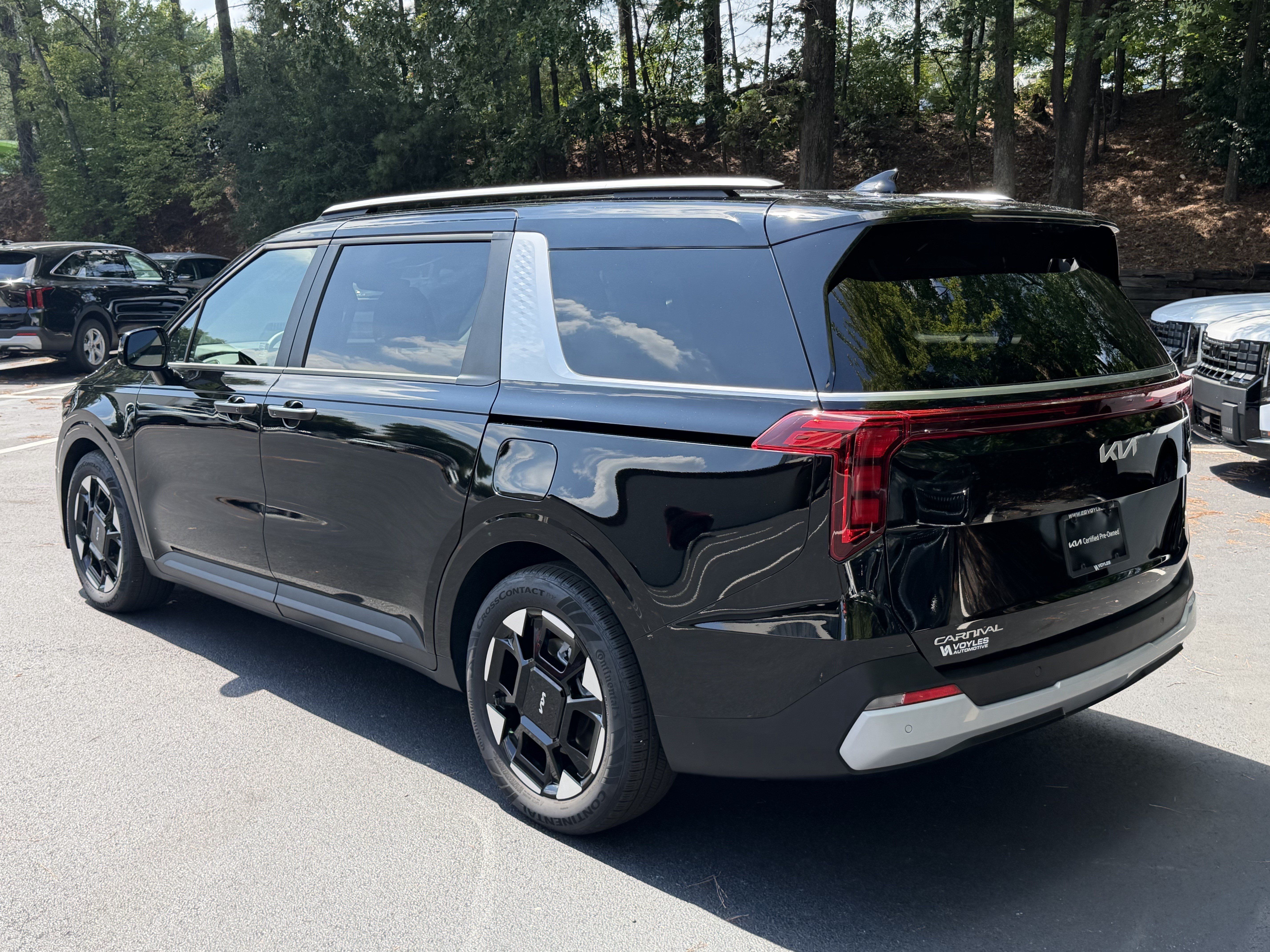 Certified 2026 Kia Carnival EX FWD image 5