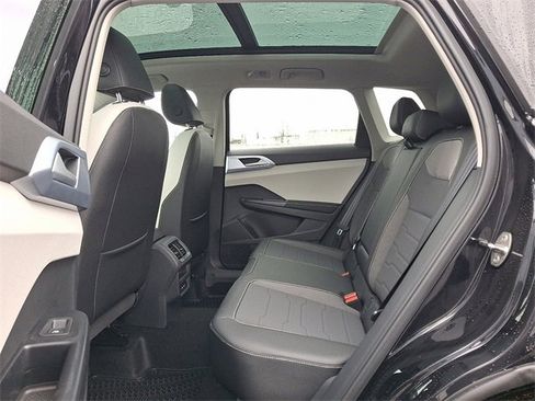 New 2026 Volkswagen Taos SE image 5