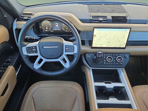 Used 2025 Land Rover Defender 110 X-Dynamic SE image 16