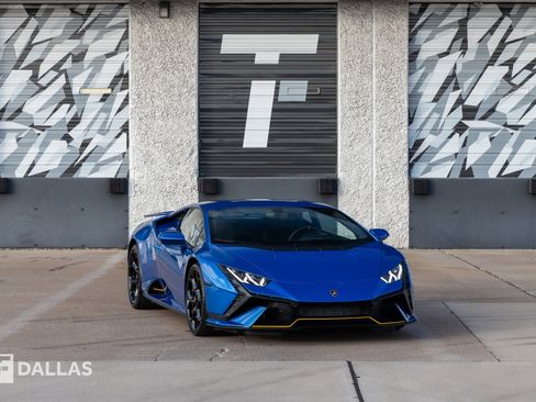 Used 2023 Lamborghini Huracan Tecnica image 1