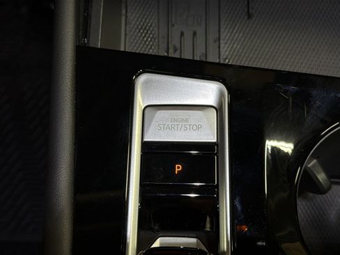 Certified 2025 Volkswagen Atlas SEL image 39