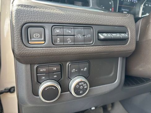 Used 2021 GMC Yukon Denali w/ Denali Premium Package image 17
