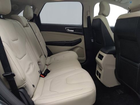 Used 2015 Ford Edge Titanium w/ Technology Package AWD/4WD image 19
