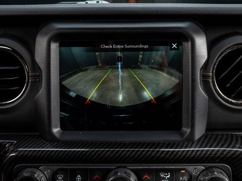 Used 2021 Jeep Wrangler Unlimited Sahara AWD/4WD image 26