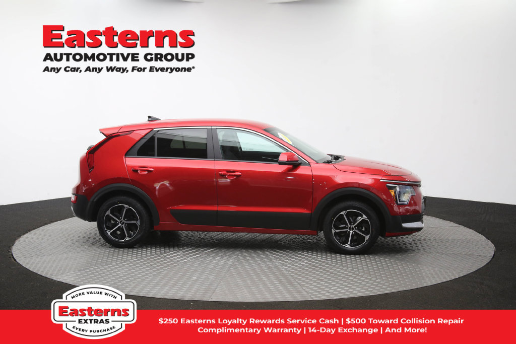 Used 2025 Kia Niro LX FWD image 45
